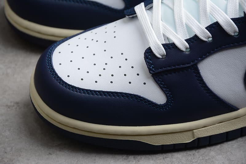 NK Dunk Low Vintage Navy - MOLINS COMPANY