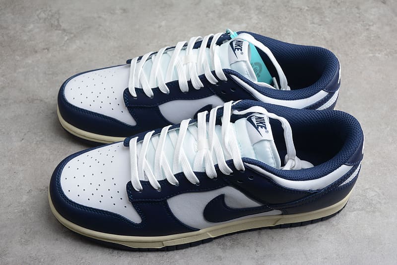 NK Dunk Low Vintage Navy - MOLINS COMPANY