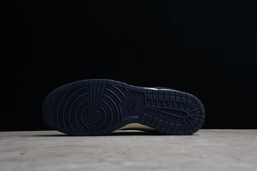 NK Dunk Low Vintage Navy - MOLINS COMPANY