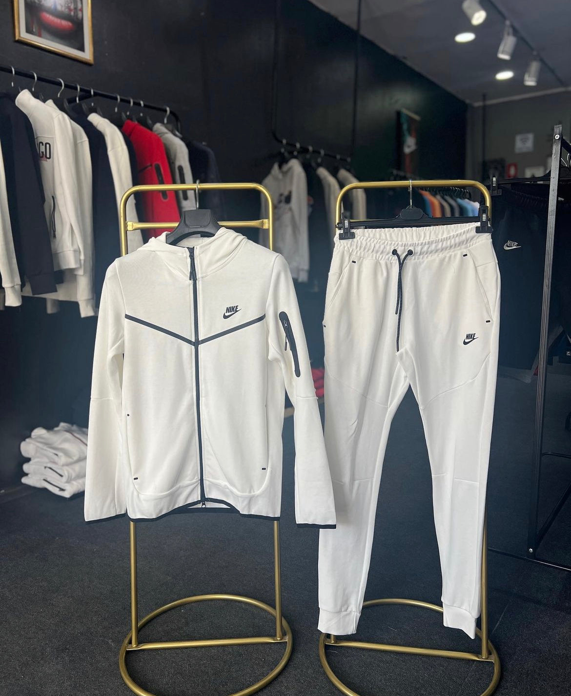 Conjunto NK Tech Fleece Branco