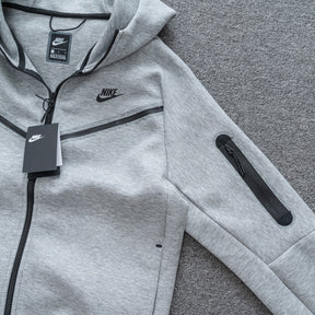 Conjunto NK Tech Fleece Cinza