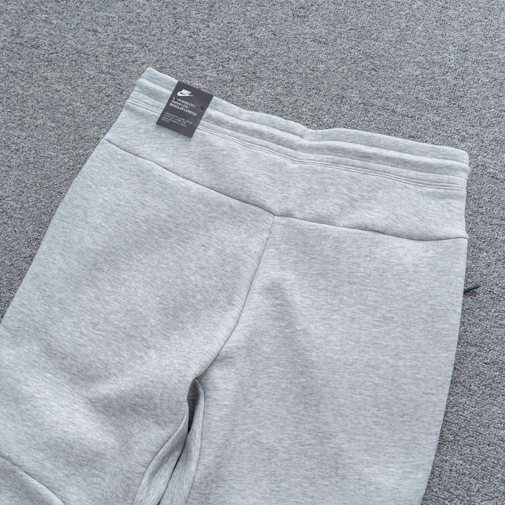 Conjunto NK Tech Fleece Cinza