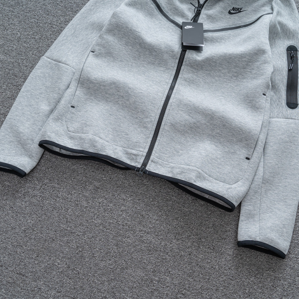 Conjunto NK Tech Fleece Cinza